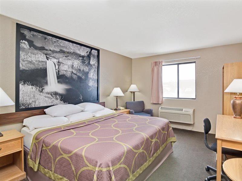 Super 8 By Wyndham Spokane/West Airway Heights Exterior photo
