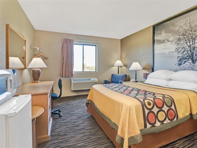 Super 8 By Wyndham Spokane/West Airway Heights Exterior photo
